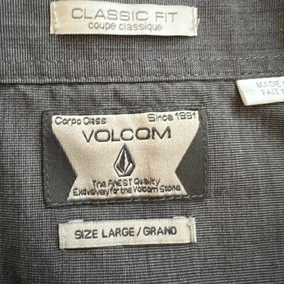 Volcom button down shirt size L - Picture 4 of 5